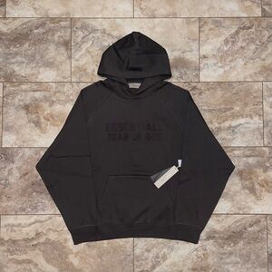 Fear of God Essentials Raglan Hoodie
Gray Off Black Size Large
